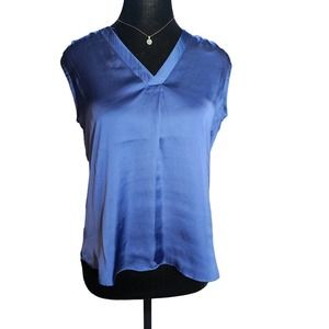NWOT Womans XXS Vince Camuto Blue Satin Sleeveless V-neck Blouse